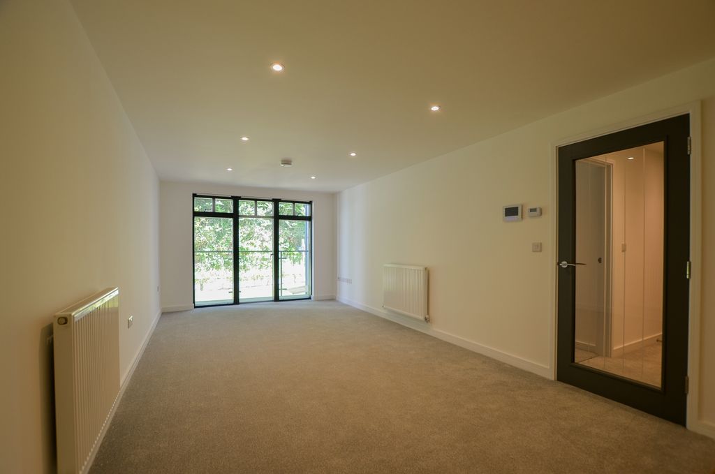 Additional image 3 of 1 bed flat for saleThe Yard, Lostwithiel, Cornwall PL22