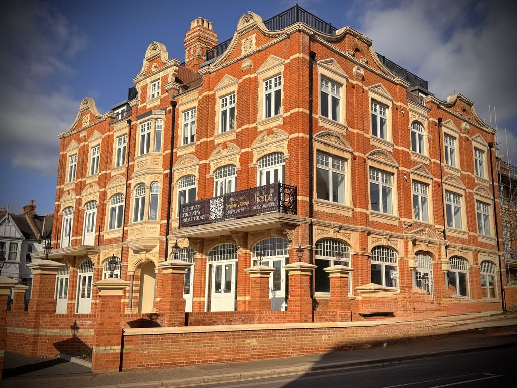 2 bed flat for saleThe Grand Apartments, Leigh-On- Sea SS9