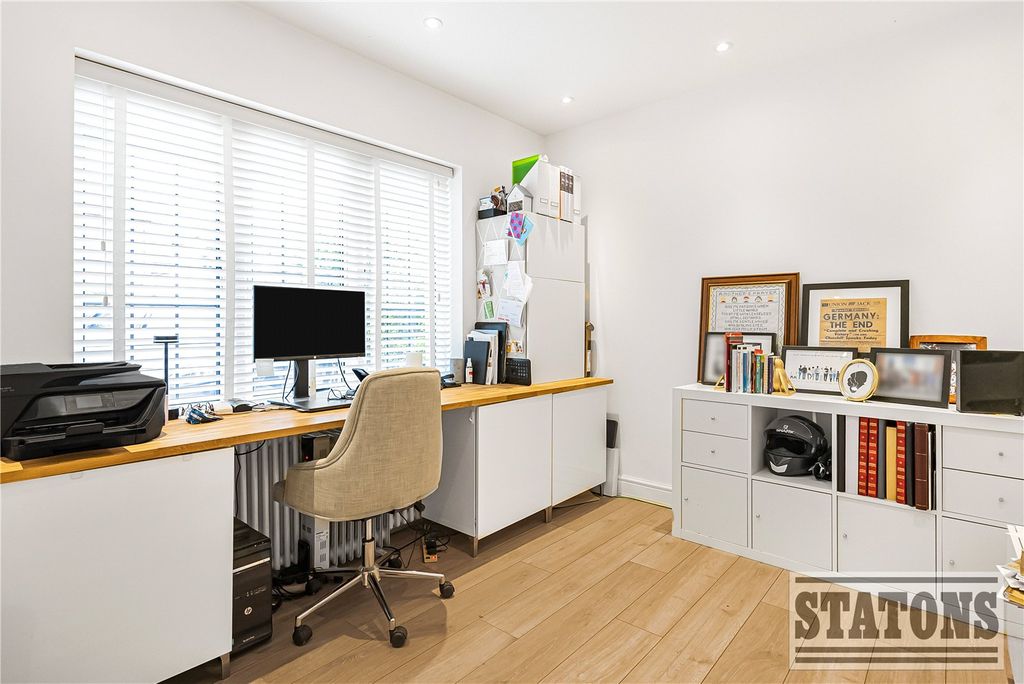 Additional image 19 of 4 bed detached house for saleThe Avenue, Potters Bar, Hertfordshire EN6