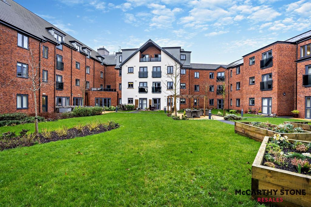 1 bed flat for saleBurlington Gardens, Leyland PR25