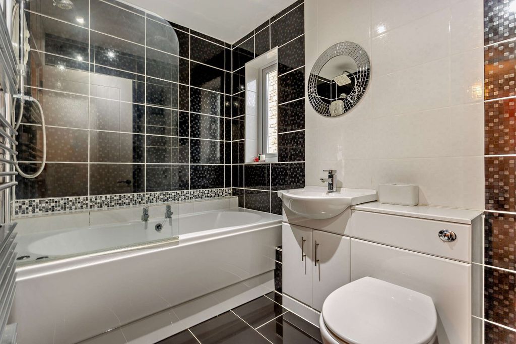 Additional image 15 of 4 bed link detached house for salePerrinsfield, Lechlade, Gloucestershire GL7