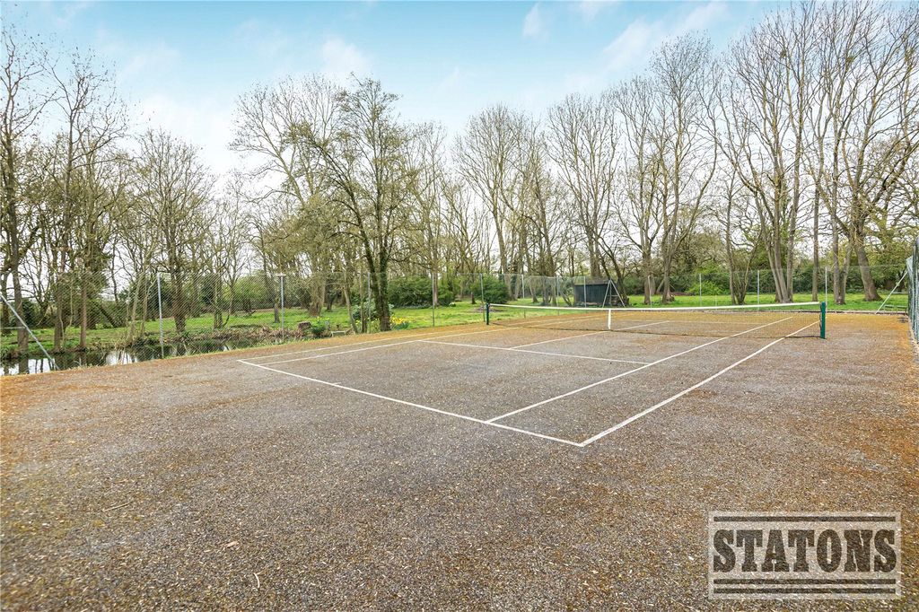 Additional image 16 of 2 bed flat for saleRydal Mount, Santers Lane, Potters Bar, Hertfordshire EN6