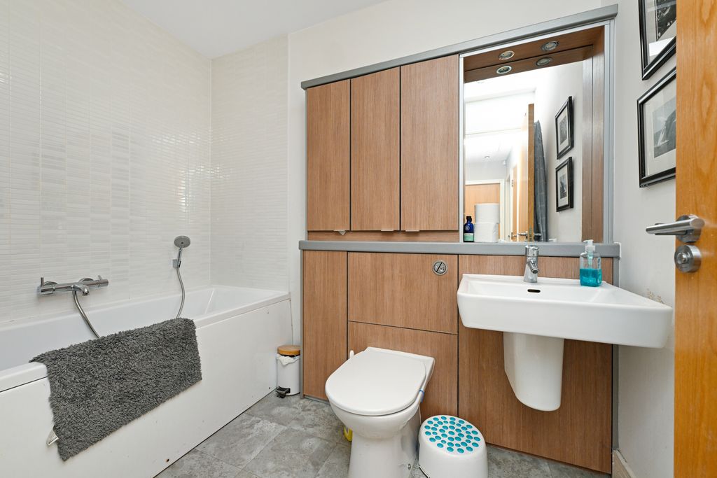Additional image 27 of 4 bed town house for sale70 Burnbrae Road, Bonnyrigg EH19