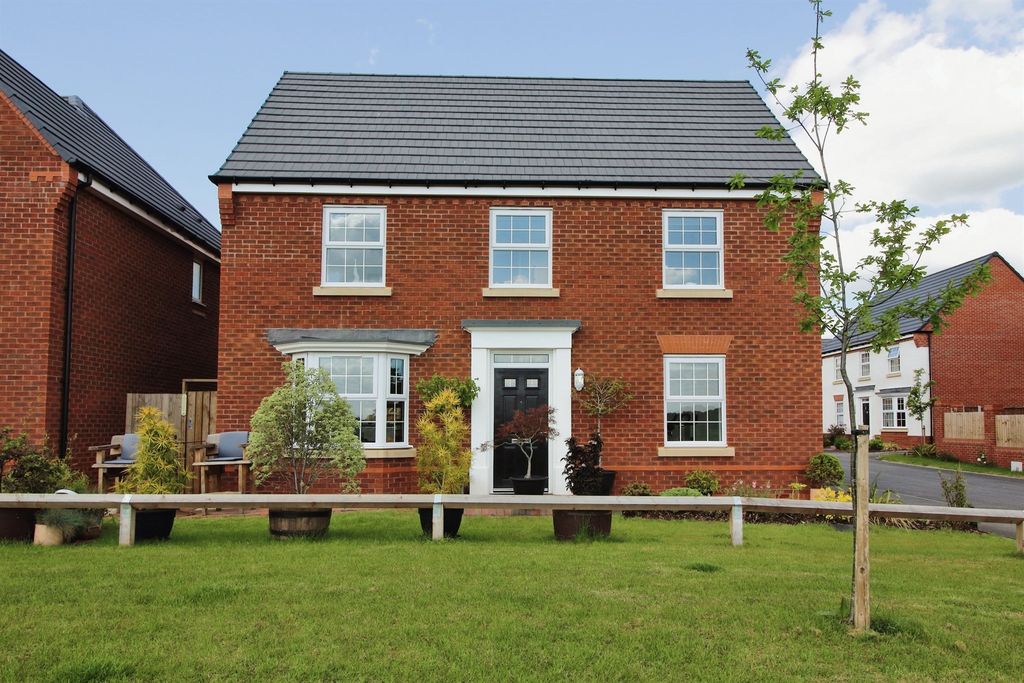 4 bed detached house for saleKipling Road, Ledbury HR8