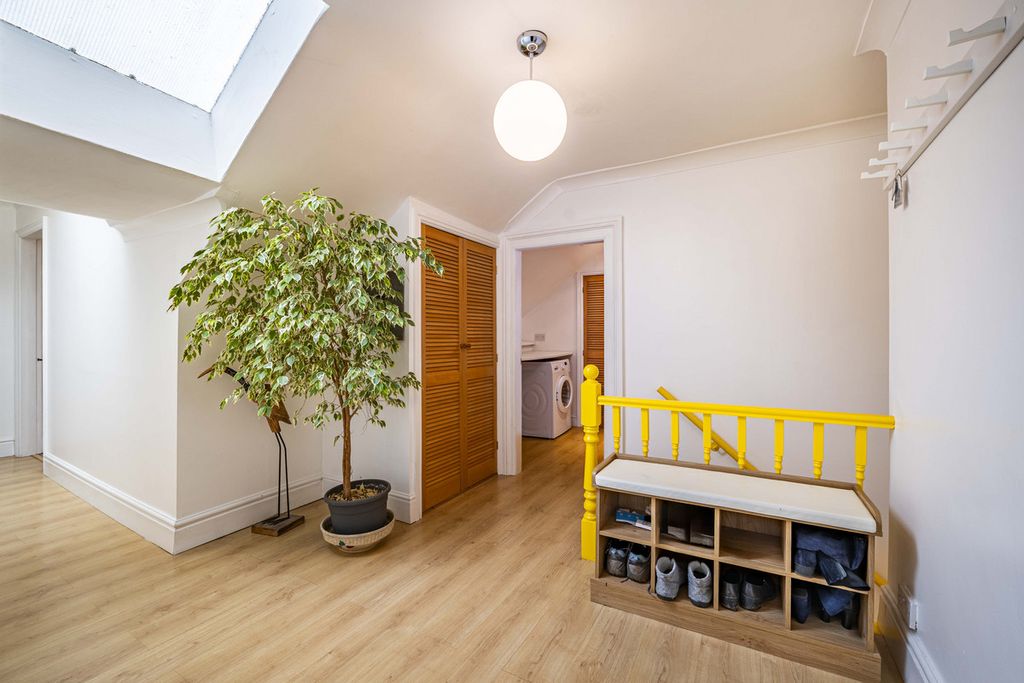 2 bed flat for saleDrury Lane, Lincoln LN1 photo 5