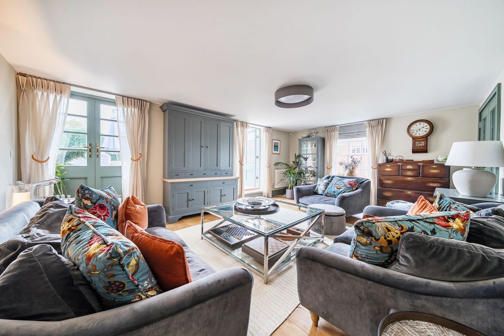 Additional image 2 of 3 bed flat for saleAdams Walk, Midhurst GU29