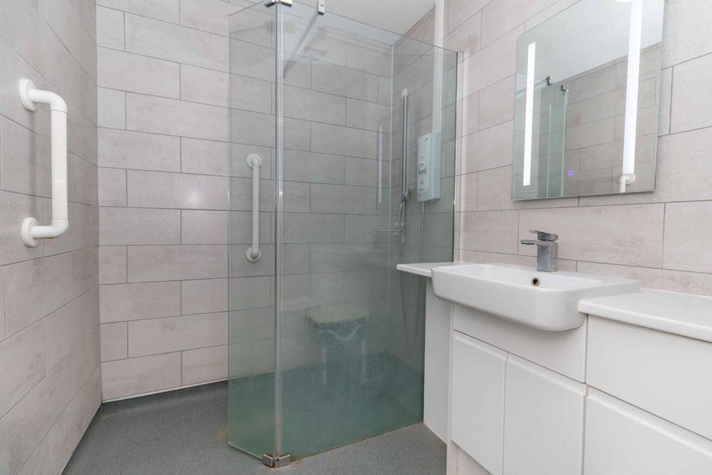 Additional image 8 of 2 bed flat for saleBrighton Road, Lancing BN15