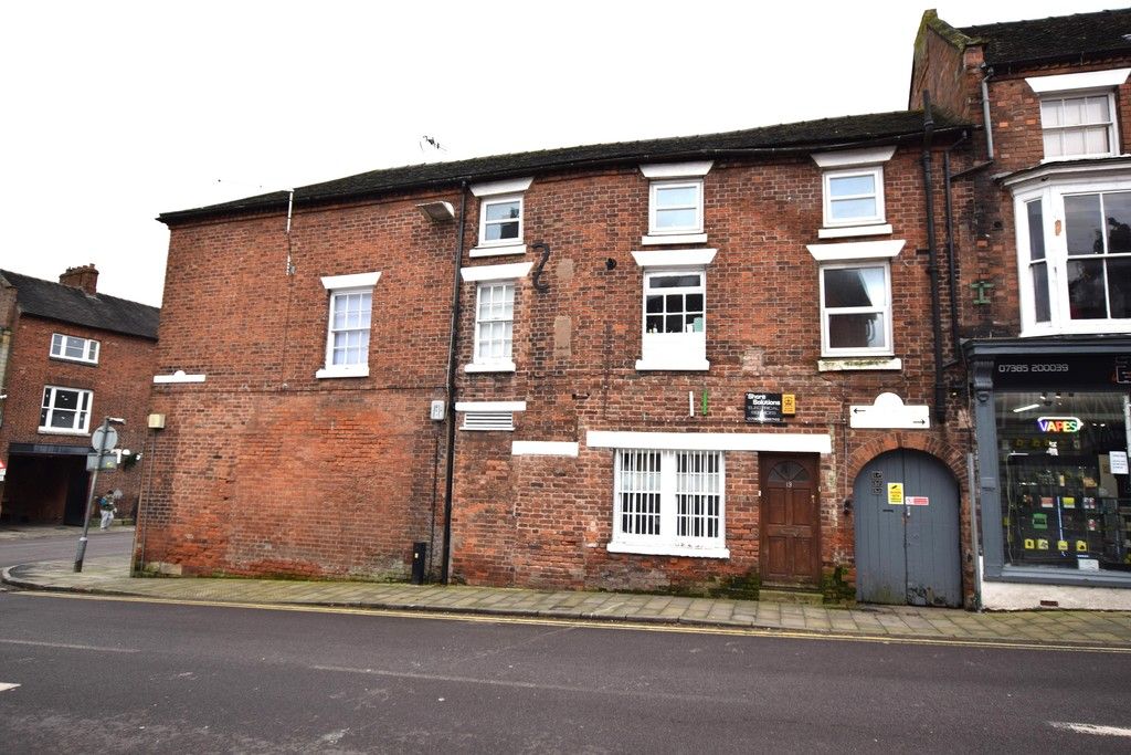 2 bed flat for saleHigh Street, Market Drayton, Shropshire TF9