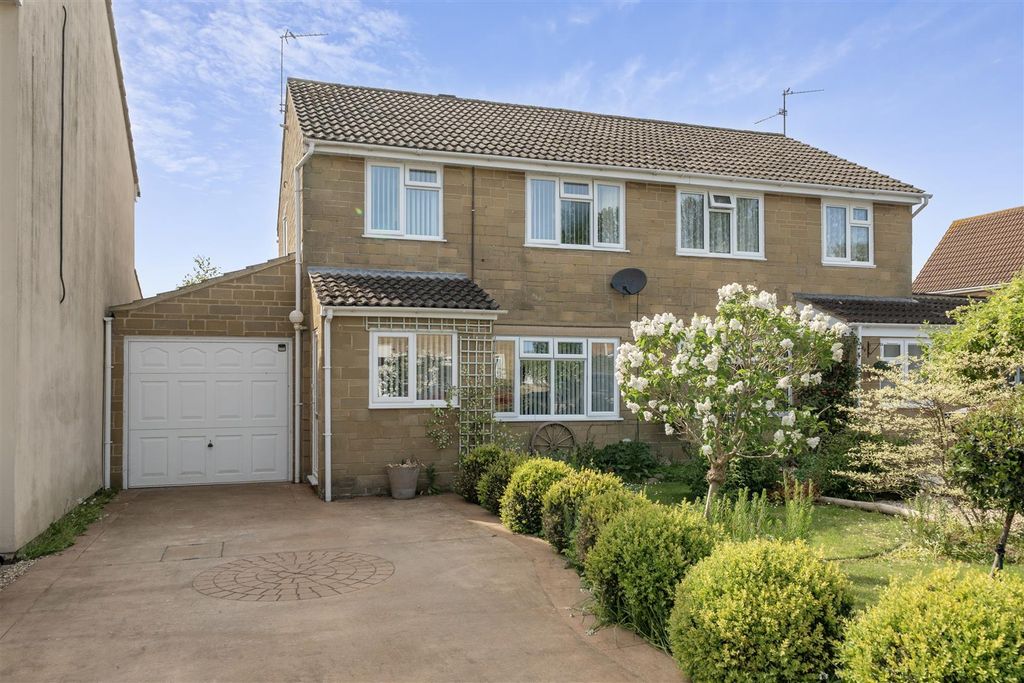 3 bed semi-detached house for saleBeech Road, Martock TA12