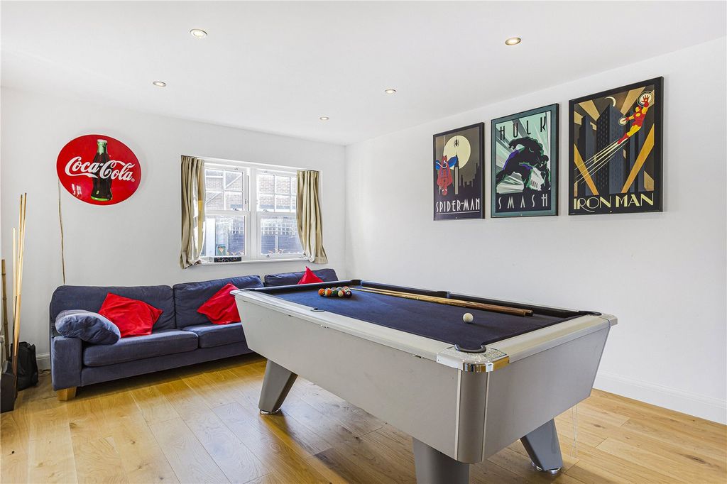 Additional image 10 of 5 bed detached house for saleWestwood Close, Potters Bar, Hertfordshire EN6