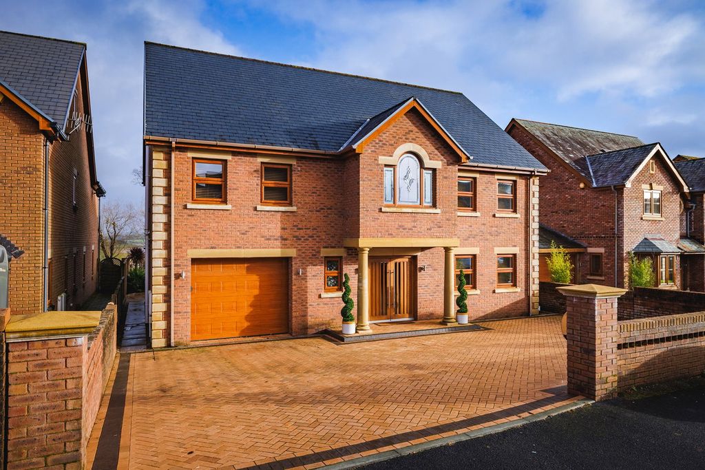 6 bed detached house for saleAber Llwchwr, Llangennech SA14