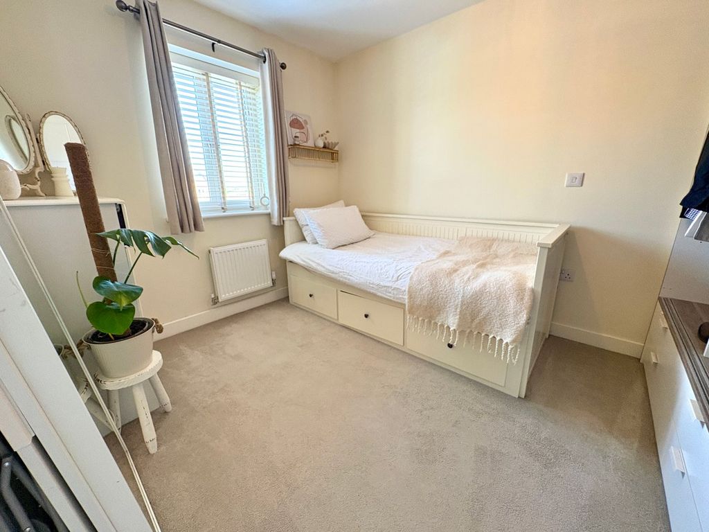 Additional image 10 of 3 bed semi-detached house for saleDale Close, Lutterworth LE17