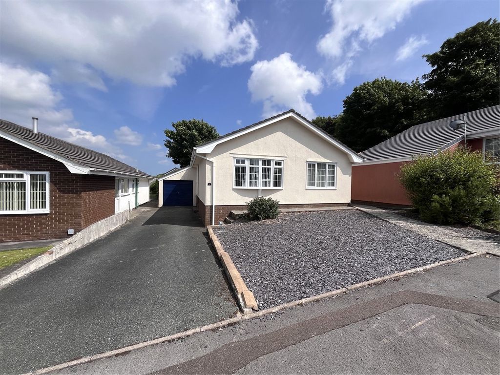 3 bed bungalow for saleSt. Petrox Close, Pembroke, Pembrokeshire SA71