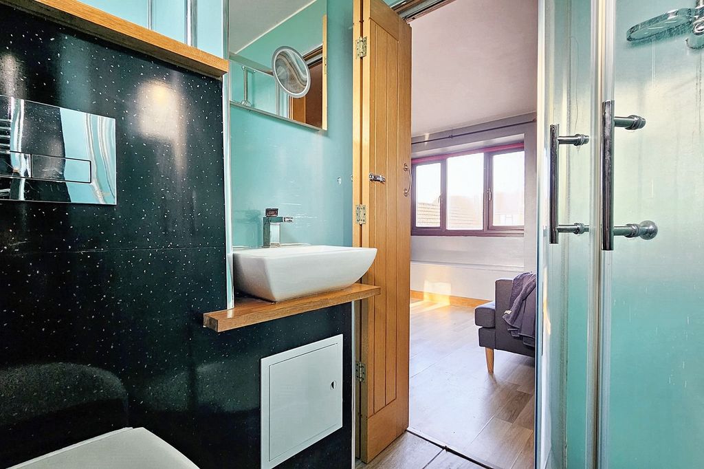 Additional image 3 of 1 bed flat for saleWeston Way, Newmarket CB8