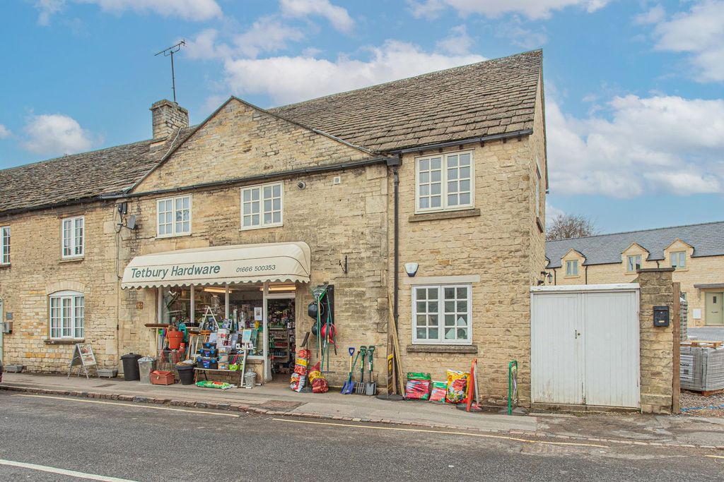 2 bed flat for saleLondon Road, Tetbury GL8