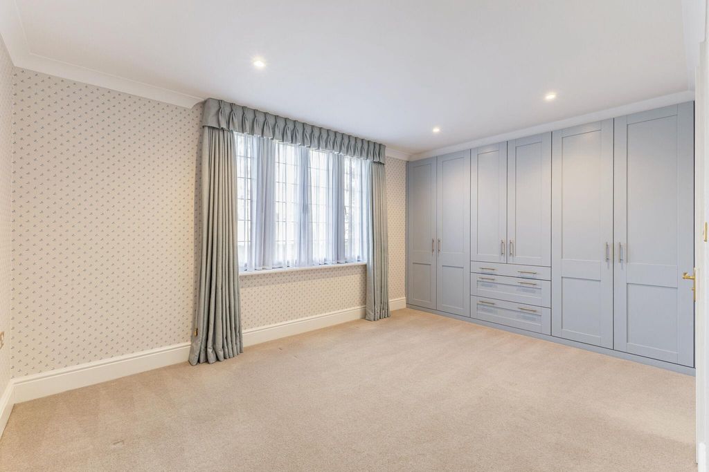 Additional image 7 of 2 bed flat for saleEvesham Road, Stow On The Wold, Cheltenham, Gloucestershire GL54