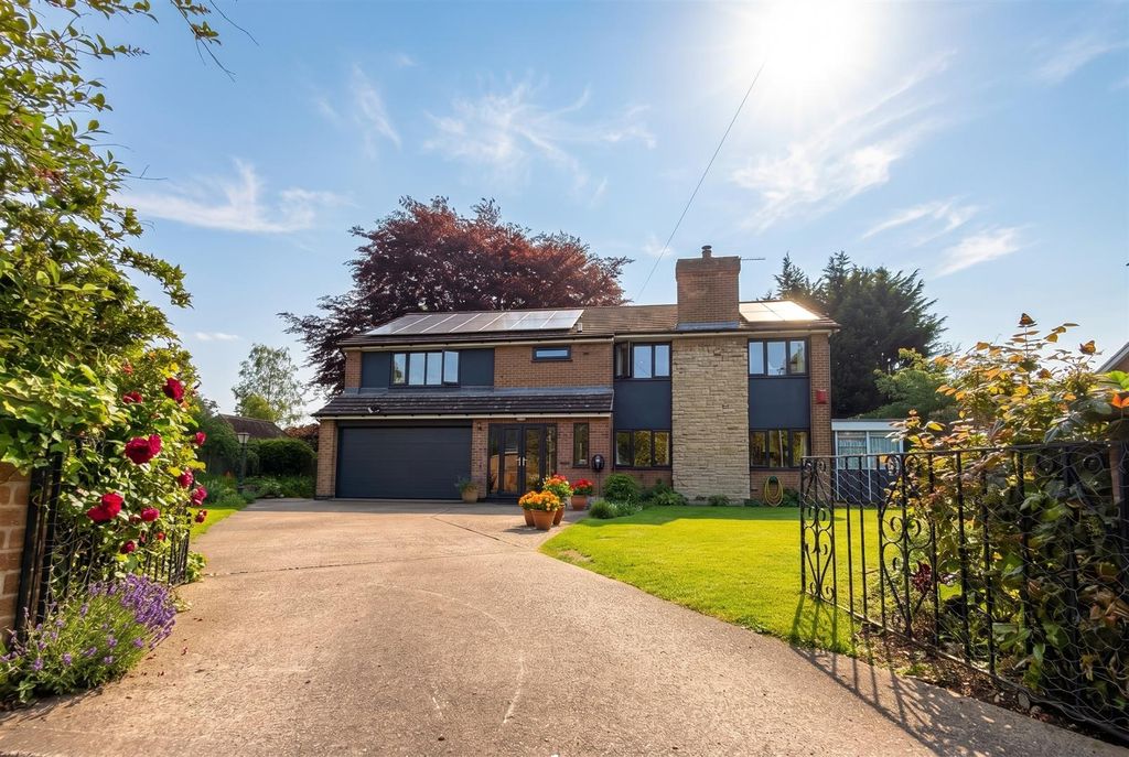 Additional image 17 of 5 bed detached house for saleElm Close, Newark NG24