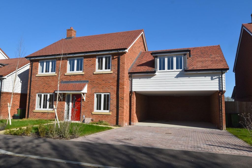 4 bed detached house for saleMaude Close, New Romney TN28
