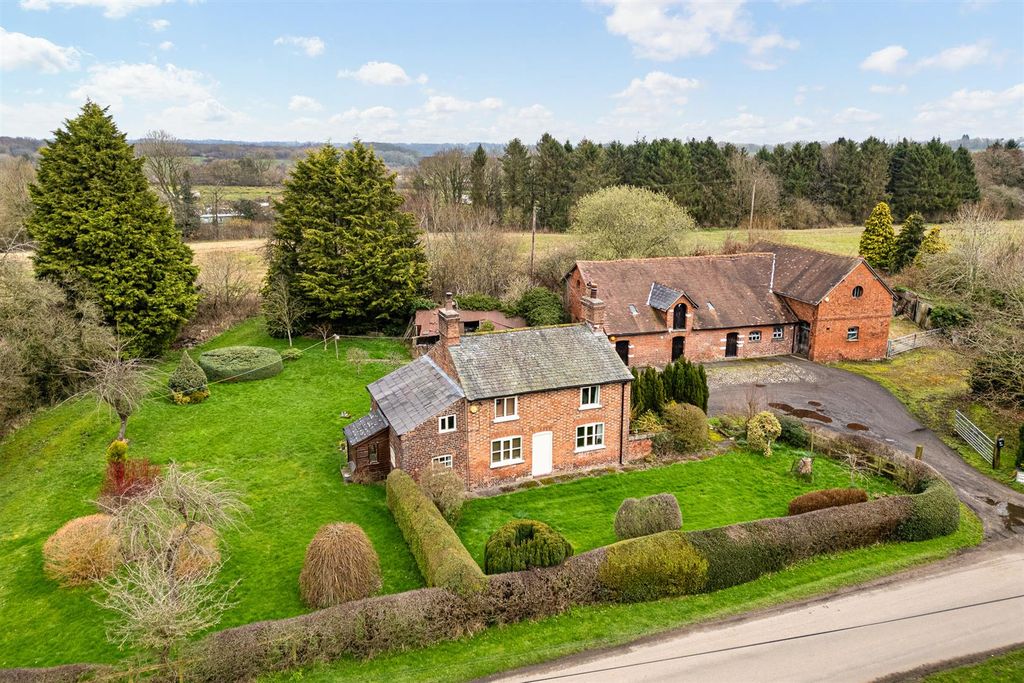 3 bed farmhouse for saleThorn Tree Farm, Ainsworth Lane, Crowton CW8