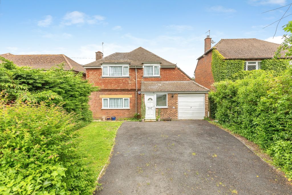 3 bed detached house for saleMote Avenue, Maidstone ME15