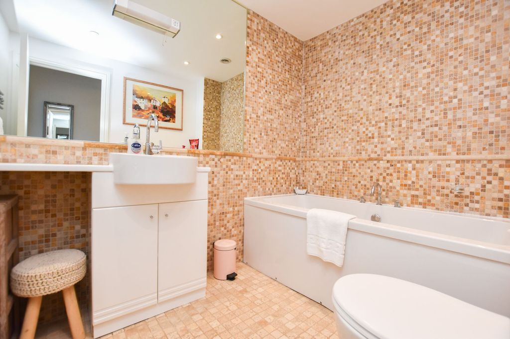 Additional image 15 of 2 bed flat for salePentowan House, King Edward Crescent, Newquay TR7