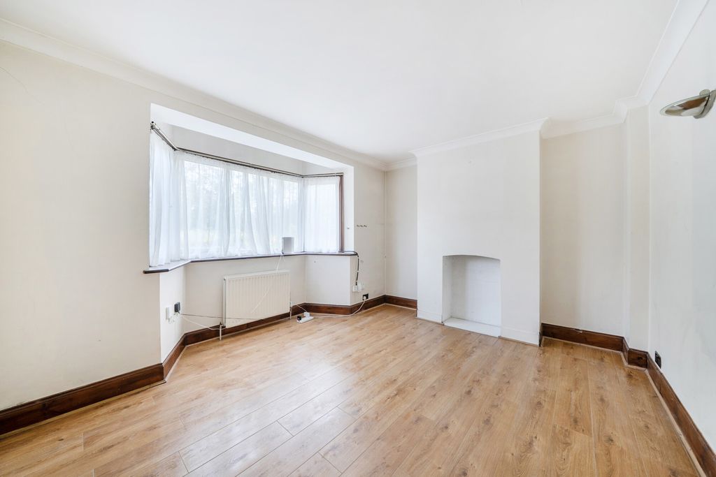 Additional image 11 of 5 bed semi-detached house for saleHawtrey Avenue, Northolt UB5