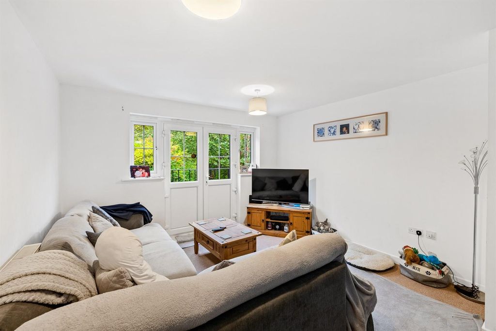Additional image 10 of 2 bed flat for saleSpiro Close, Pulborough RH20