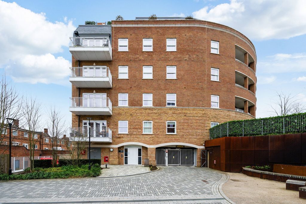 2 bed flat for sale1 Eden Place, Oxted RH8