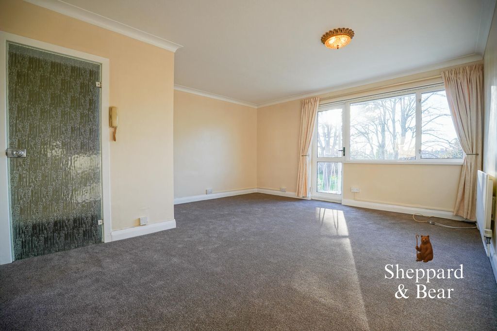 2 bed flat for saleBeach Road, Penarth CF64 photo 4