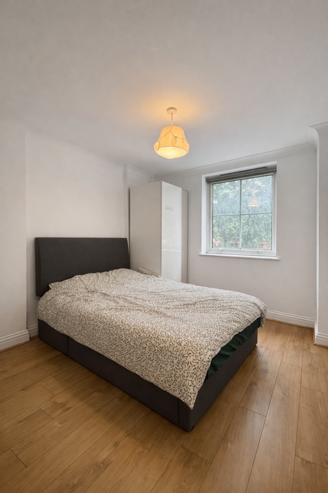 2 Bed Flat, Lizmans House, NW1, N1 7GU photo 5