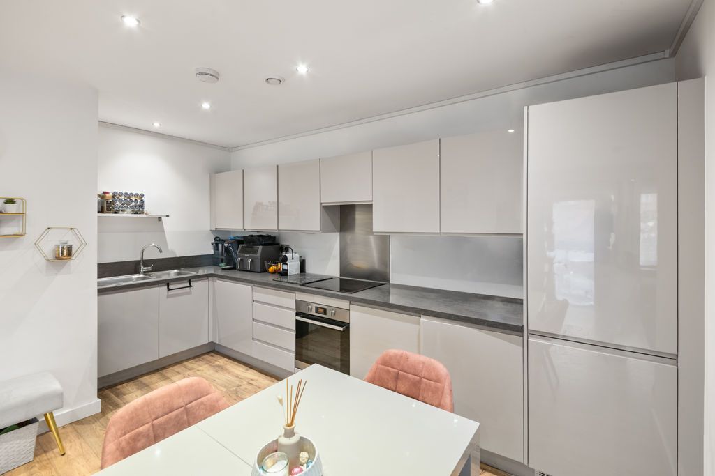 Additional image 2 of 2 bed flat for saleLarkspur Court, Rectory Park Avenue, Northolt UB5
