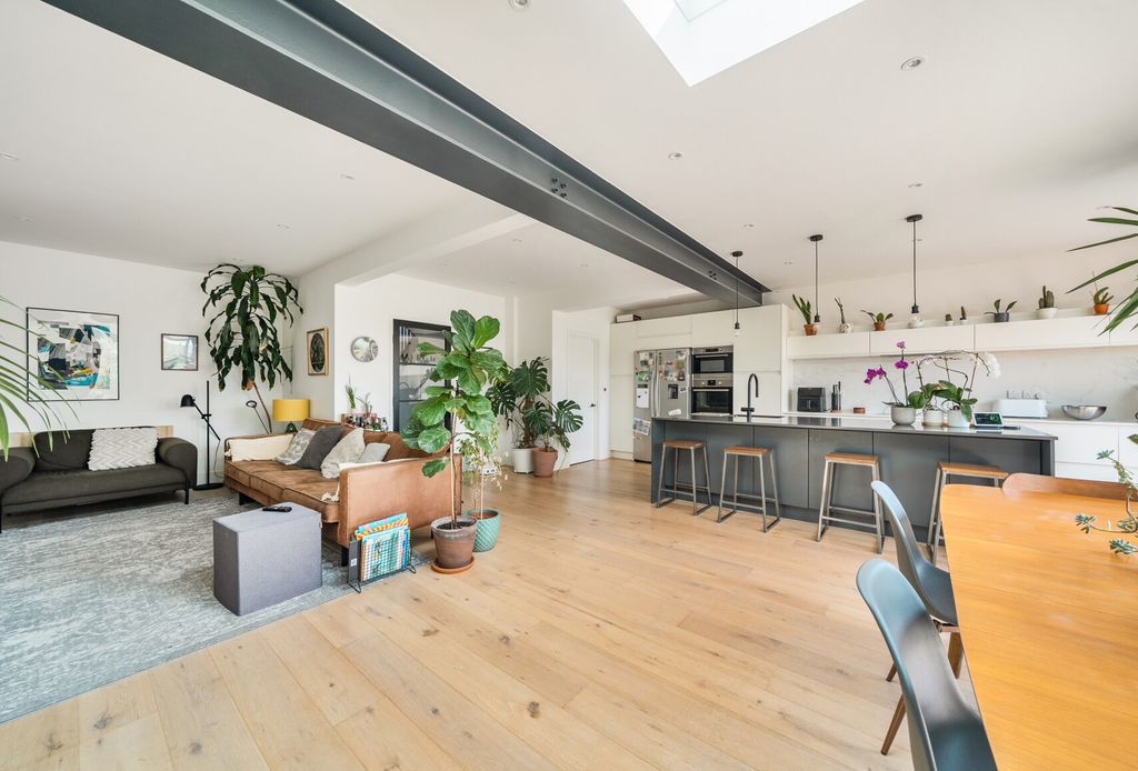 Additional image 23 of 3 bed semi-detached house for saleArundel Avenue, Morden SM4