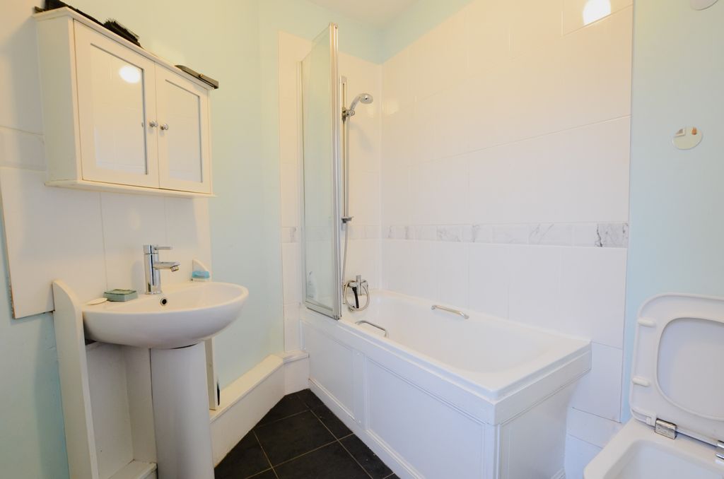 Additional image 8 of 1 bed flat for saleParade Square, Lostwithiel, Cornwall PL22