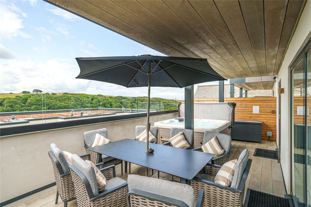 Additional image 21 of 4 bed detached house for saleWoodlands, Pentire Crescent, Newquay, Cornwall TR7