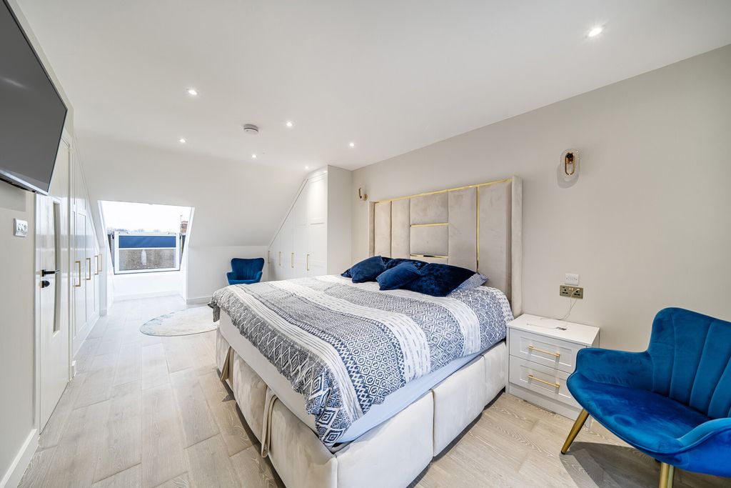 Additional image 17 of 6 bed semi-detached house for saleBriar Crescent, Northolt UB5