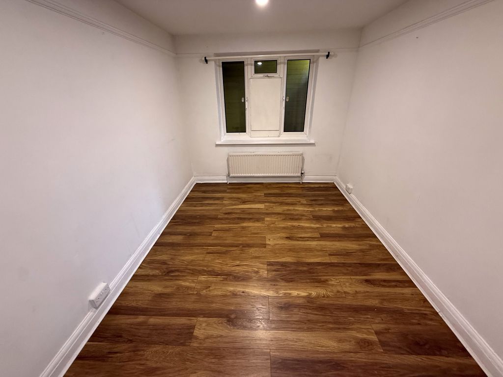 Additional image 4 of 2 bed maisonette for saleEastcote Lane, Northolt UB5