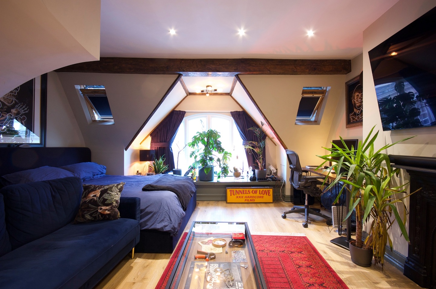1 Bed Flat, Bateman Street, W1D, N1 7GU