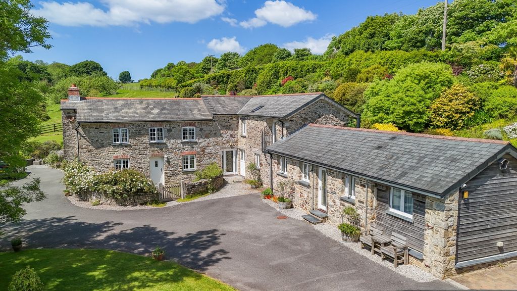 7 bed farmhouse for saleLostwithiel PL22