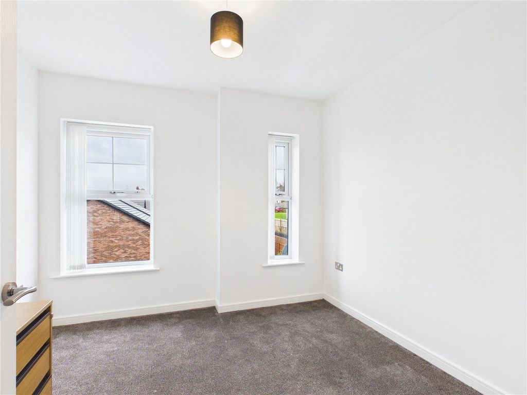 Additional image 5 of 2 bed flat for saleWestminster Road, Macclesfield, Cheshire SK10