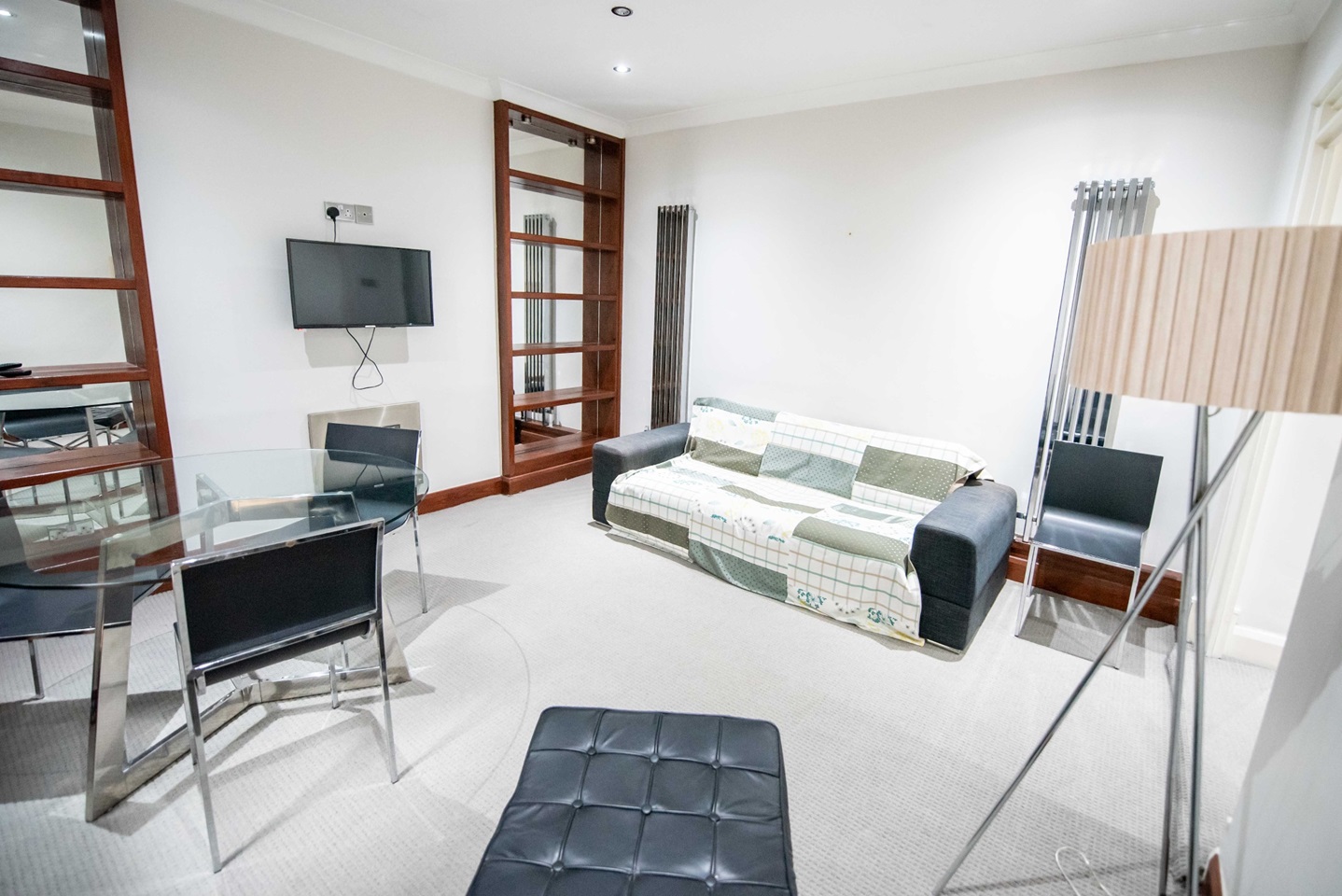 1 Bed Flat, St. Georges Square, SW1V, N1 7GU photo 3