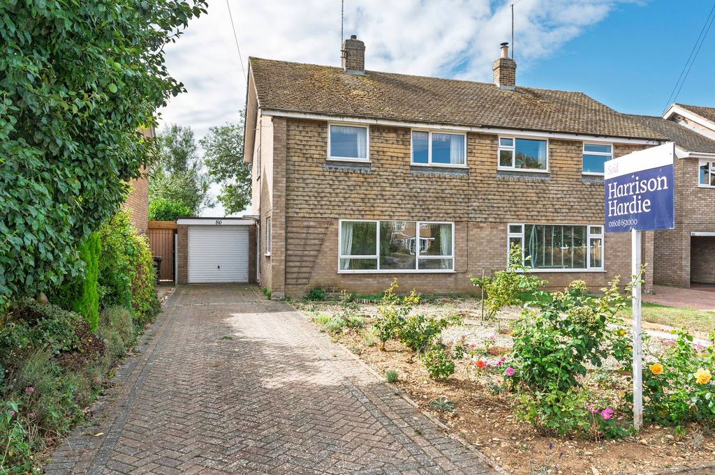 3 bed semi-detached house for saleFosseway Avenue, Moreton-In-Marsh GL56