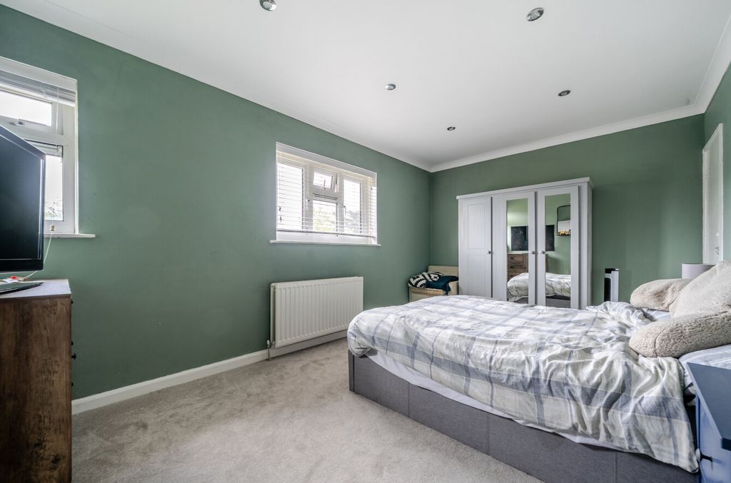 Additional image 4 of 2 bed flat for saleFetherston Road, Lancing, West Sussex BN15