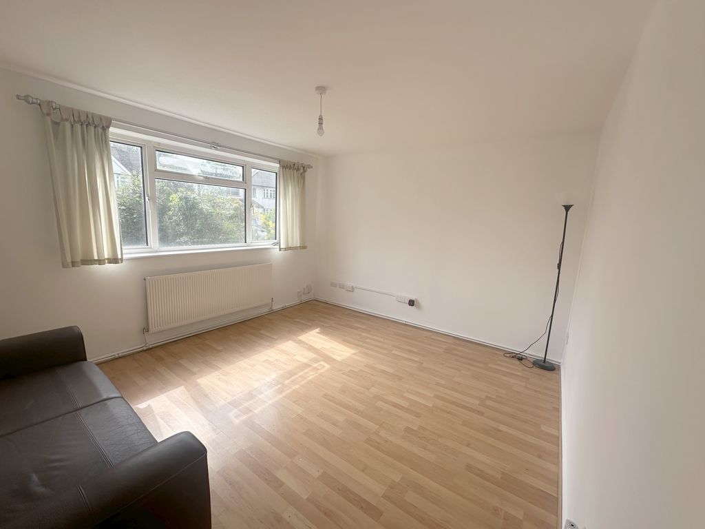 Additional image 3 of 2 bed maisonette for saleDugdale Hill Lane, Potters Bar EN6