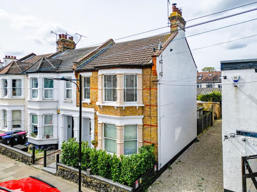 Additional image 29 of 3 bed flat for saleCarlton Drive, Leigh-On-Sea SS9