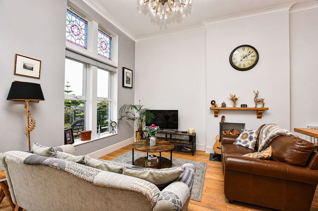 Additional image 5 of 2 bed flat for salePentowan House, King Edward Crescent, Newquay TR7