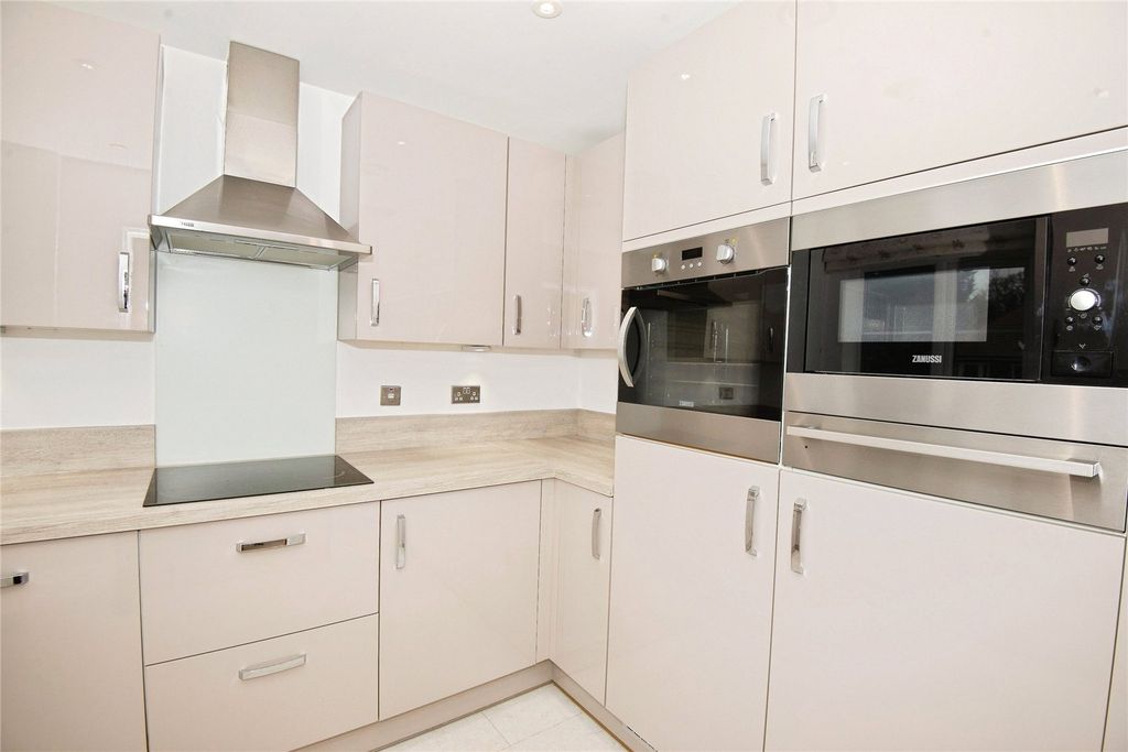 Additional image 7 of 2 bed flat for saleEaves Court, Princes Risborough HP27