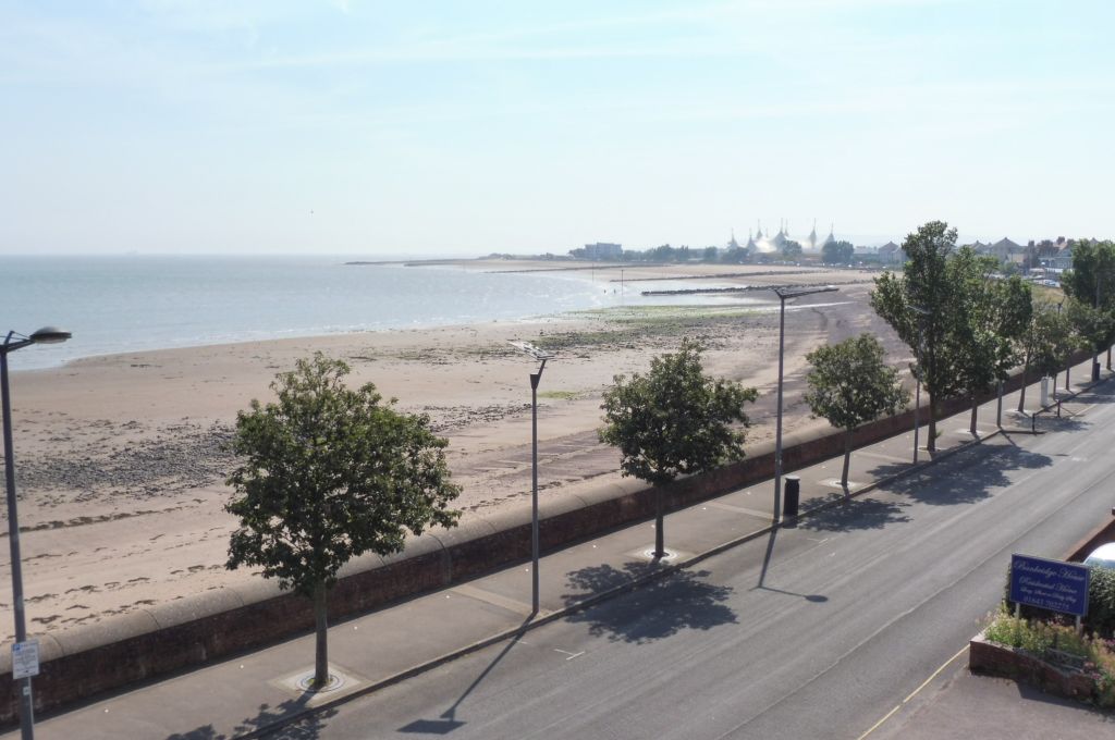 3 bed flat for saleEsplanade, Minehead TA24 photo 3