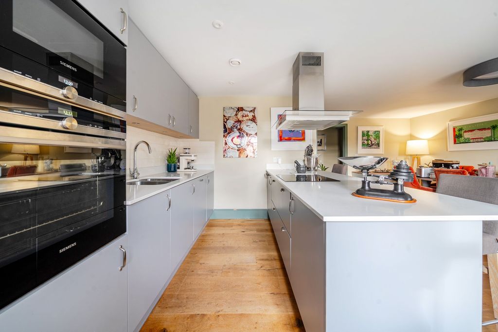 Additional image 7 of 3 bed flat for saleAdams Walk, Midhurst GU29