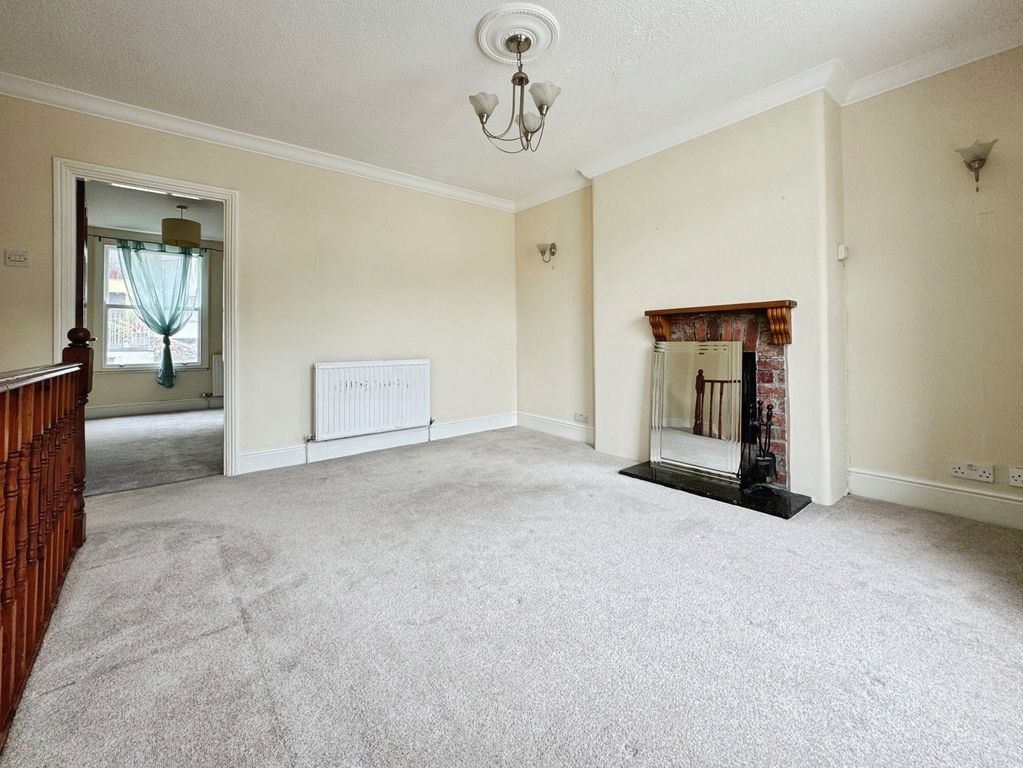 3 bed maisonette for saleCastle Street, Looe, Cornwall PL13 photo 2