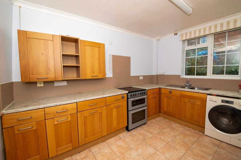 Additional image 13 of 2 bed semi-detached house for saleNorthcroft Lane, Newbury RG14